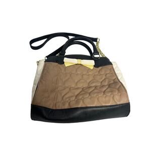 Betsey Johnson Crossbody Handbag Bag Brown Heart Quilted Cream Bow